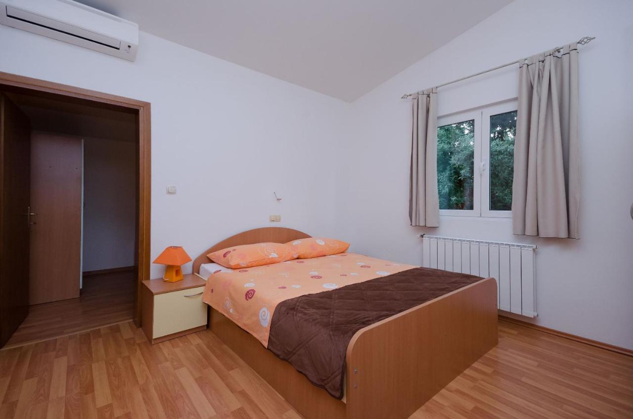 Apartments By The Sea In Lopar Exterior photo