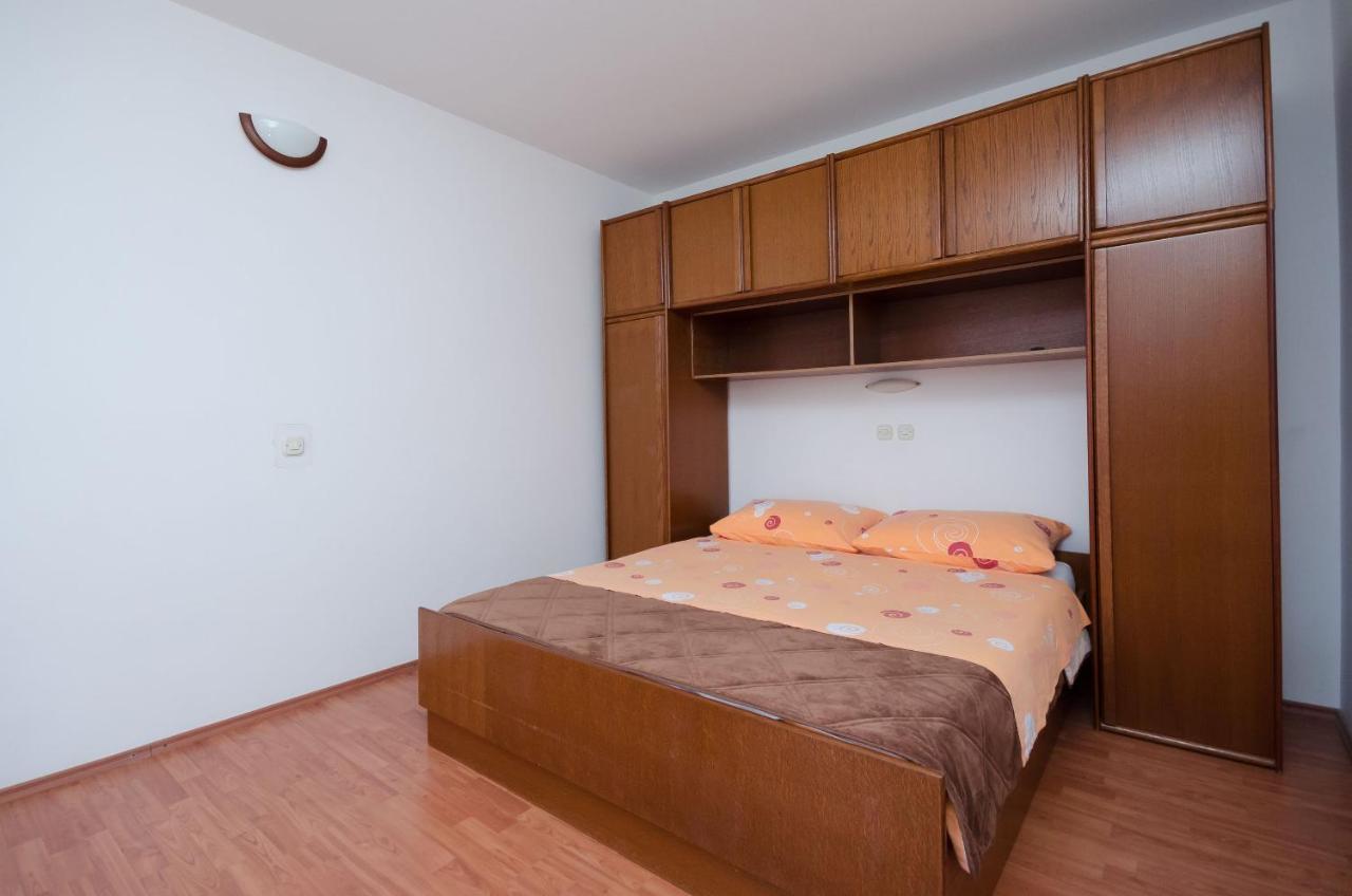 Apartments By The Sea In Lopar Exterior photo