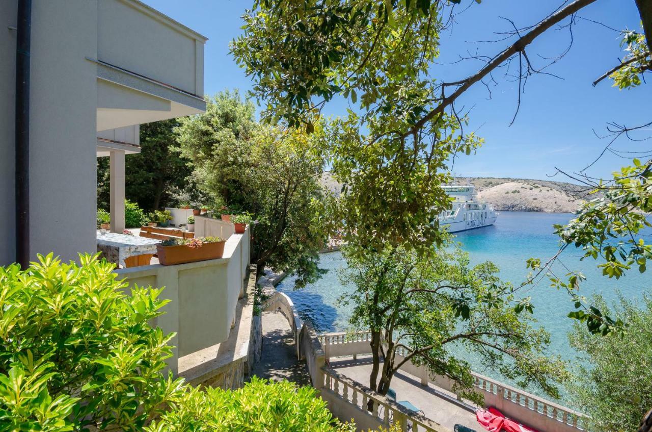 Apartments By The Sea In Lopar Exterior photo
